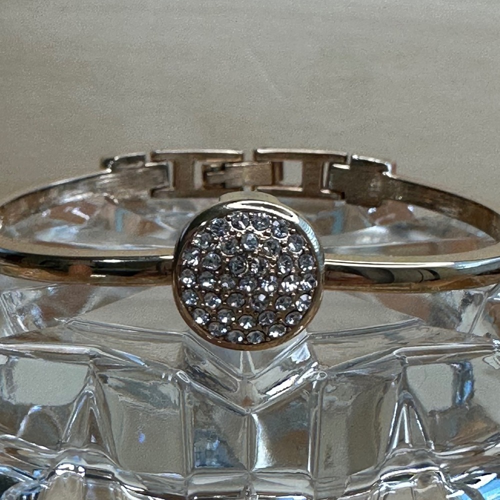 Anne Klein Womens Bangle Bracelet Gold Tone Pave Crystal Round Elegant Wedding